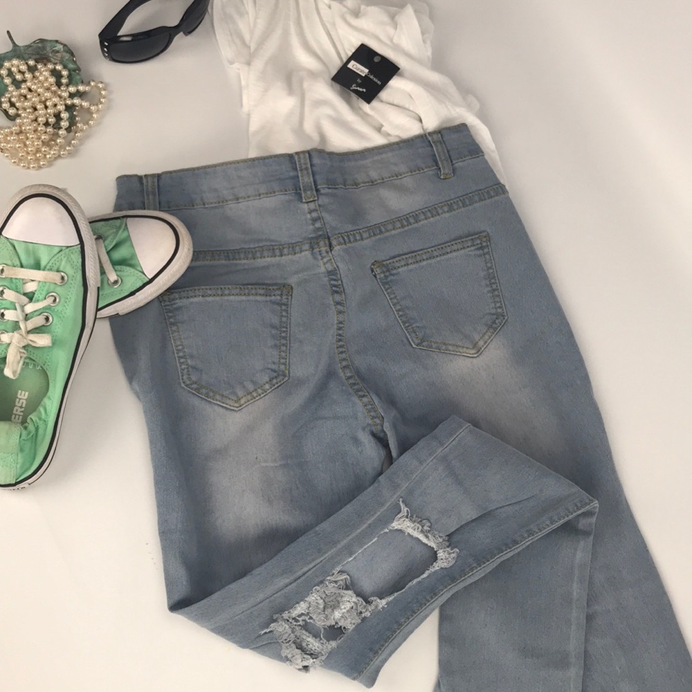 Distressed Skinny Jeans - Picture 7 of 7